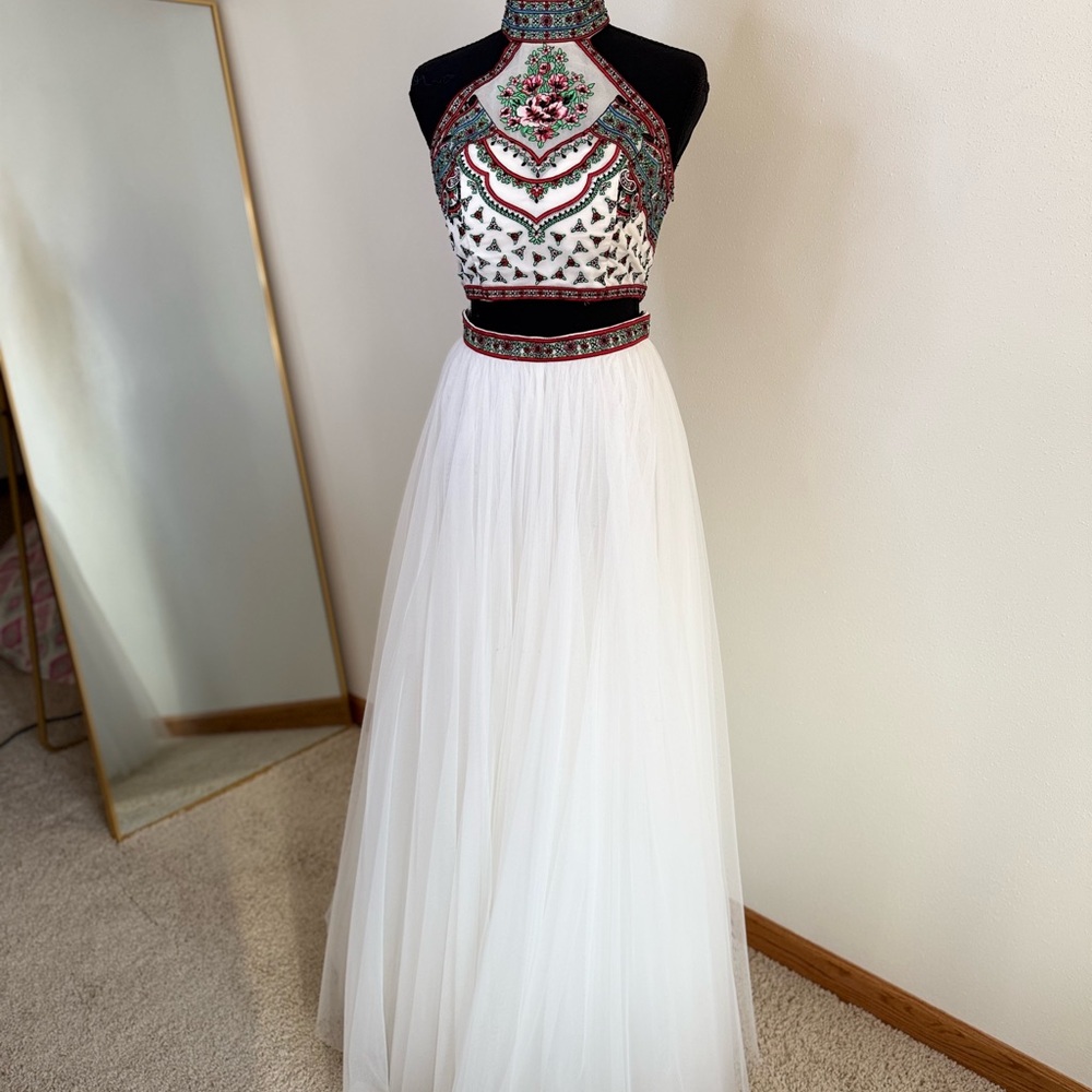 Sherri Hill 72171 Prom Pageant Dress Size 4 Beaded Halter White Tulle Ball Gown - Picture 11 of 15